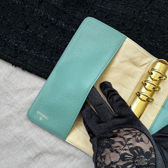 Auth Chanel CC Logo MEDIUM Turquoise Blue Caviar Agenda Cover w/Gold Hdw - Picture 11 of 16